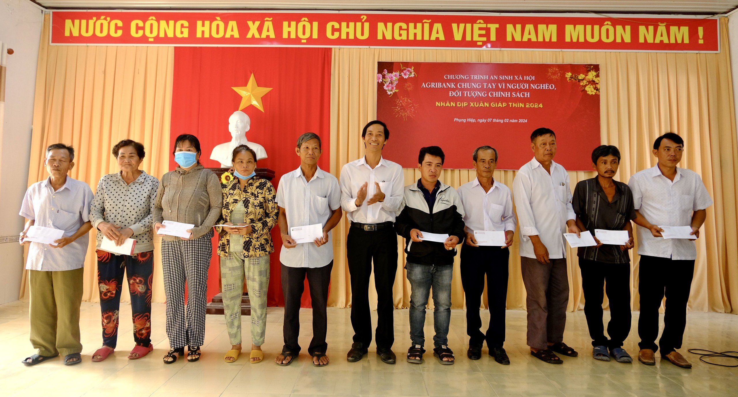 Agribank Chi nhánh tỉnh Hậu Giang chung tay vì người nghèo Xuân Giáp Thìn 2024- Ảnh 5.