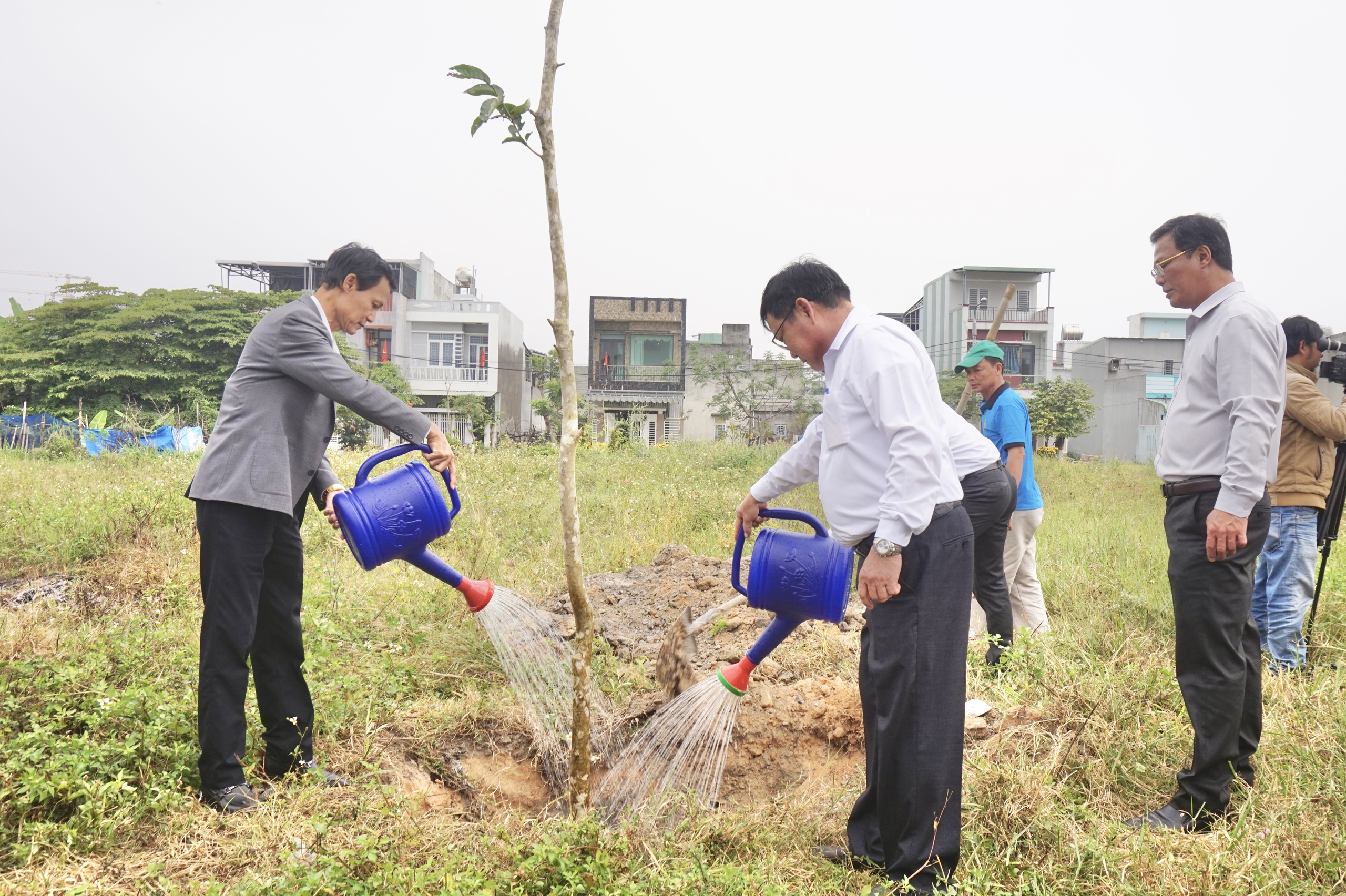 Hội Nông dân thành phố Đà Nẵng phát động “Tết trồng cây đời đời nhớ ơn Bác Hồ” Xuân Giáp Thìn 2024- Ảnh 6.
