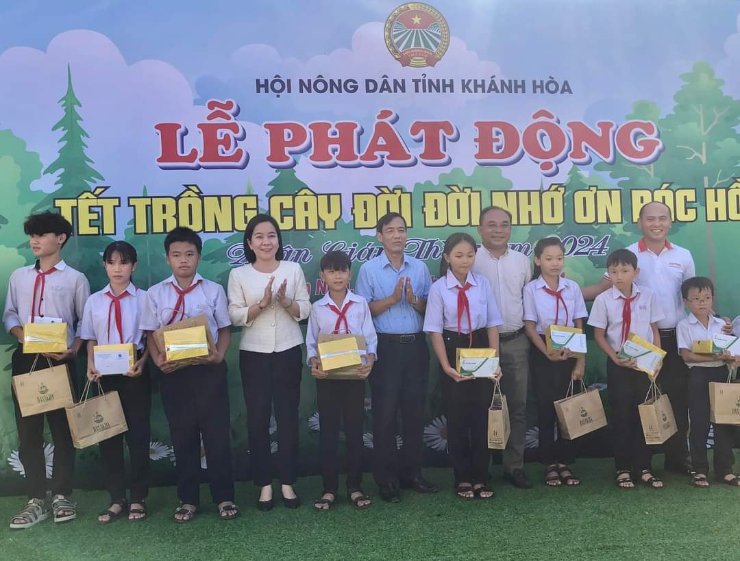 Hội Nông dân Khánh Hòa: Phát động Tết trồng cây đời đời nhớ ơn Bác Hồ- Ảnh 3.