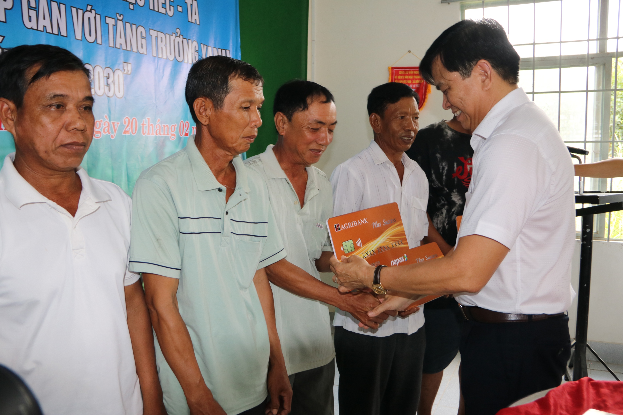Hội Nông dân Kiên Giang giải ngân 500 triệu đồng cho hội viên tham gia dự án “Trồng lúa chất lượng cao”- Ảnh 3.