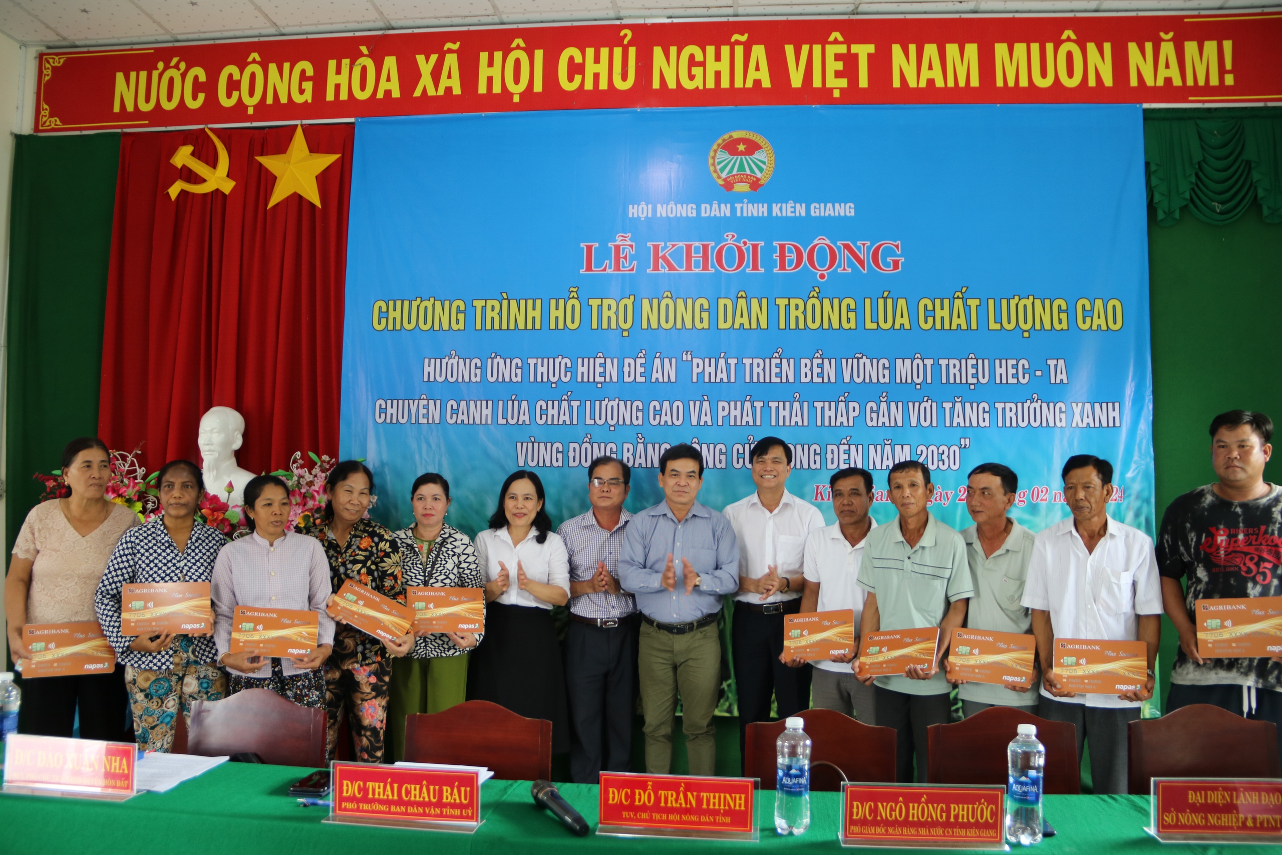Hội Nông dân Kiên Giang giải ngân 500 triệu đồng cho hội viên tham gia dự án “Trồng lúa chất lượng cao”- Ảnh 4.