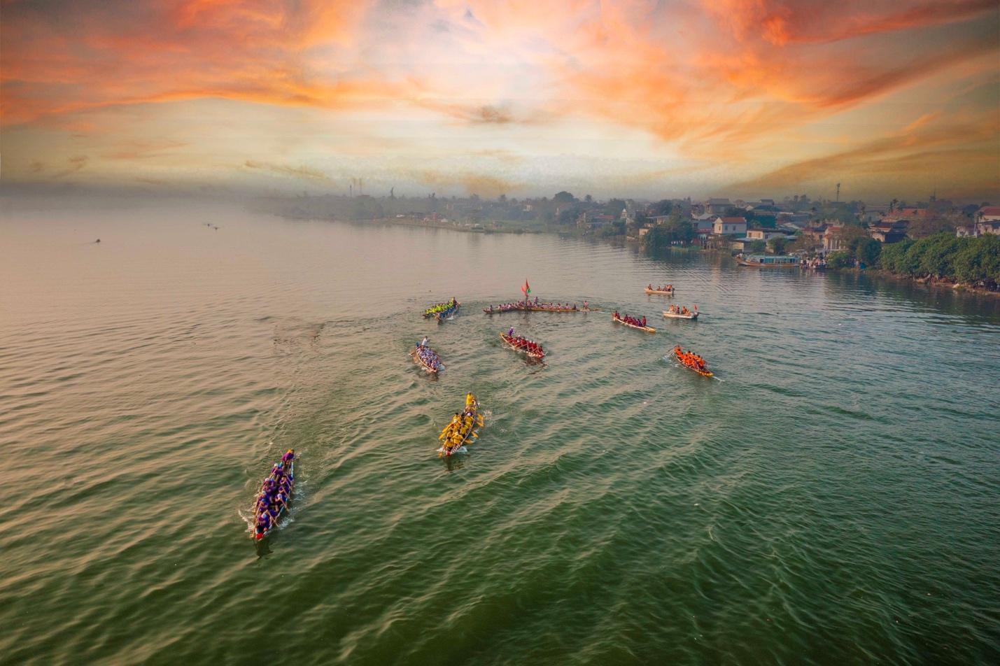 TP Huế: Rộn ràng giải đua ghe truyền thống trên sông Hương- Ảnh 5.