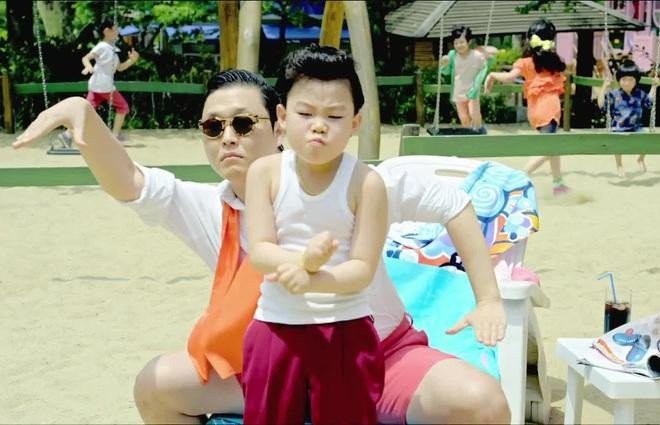 Sao nhí "Gangnam Style" thay đổi diện mạo sau 12 năm, về quê làm từ thiện- Ảnh 6.