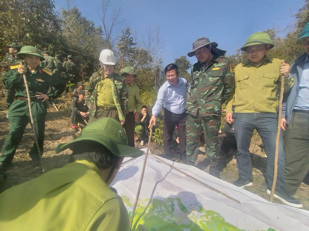 Cháy rừng tại Vườn Quốc gia Hoàng Liên: Chủ tịch UBND tỉnh Lào Cai có văn bản hỏa tốc- Ảnh 1.