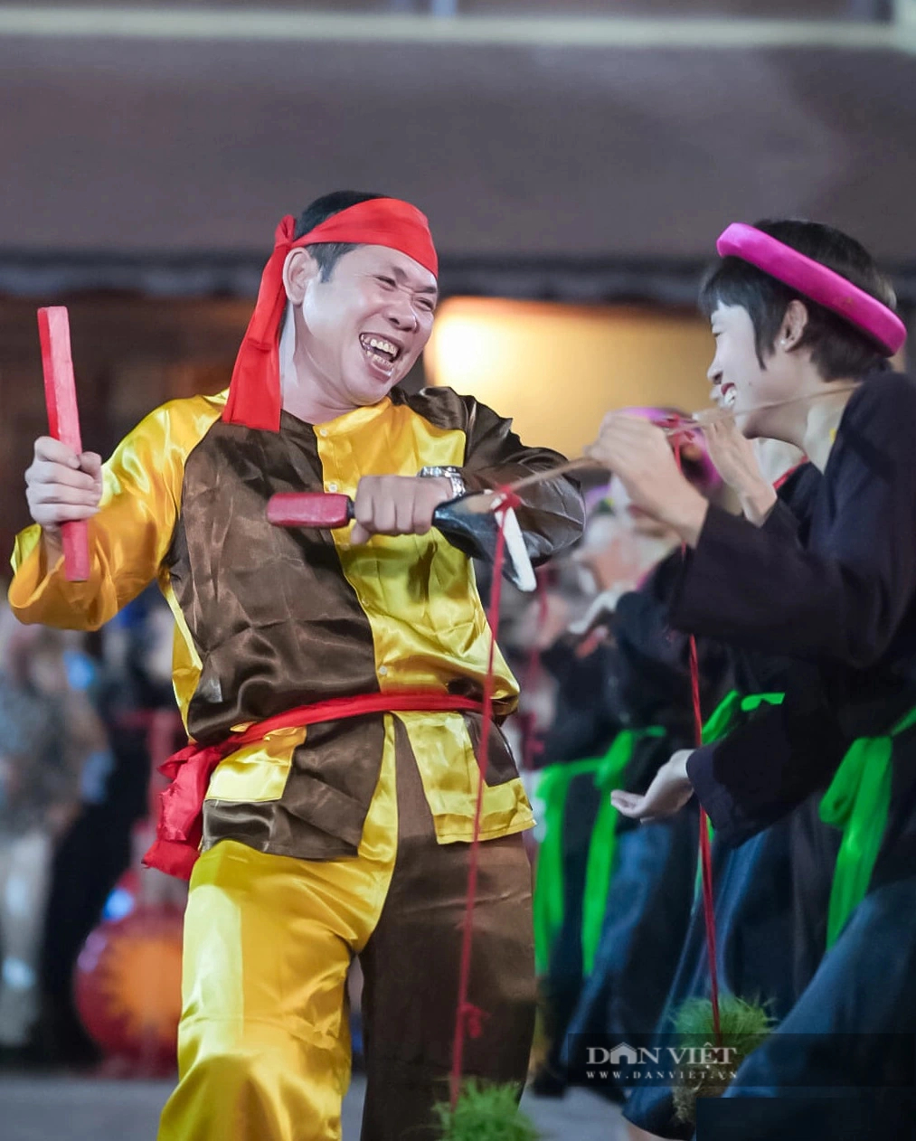 Cười như nắc nẻ xem diễn trò "Tứ dân chi nghiệp" ở lễ hội Linh tinh tình phộc- Ảnh 7.