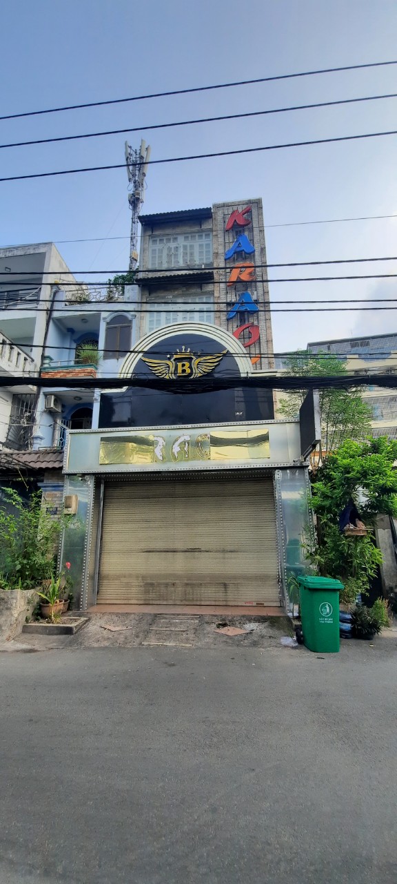 Hầm rượu Trần Long, karaoke Bell cùng hàng chục công trình ở TP.HCM bị xử lý vì vi phạm phòng cháy chữa cháy- Ảnh 2.
