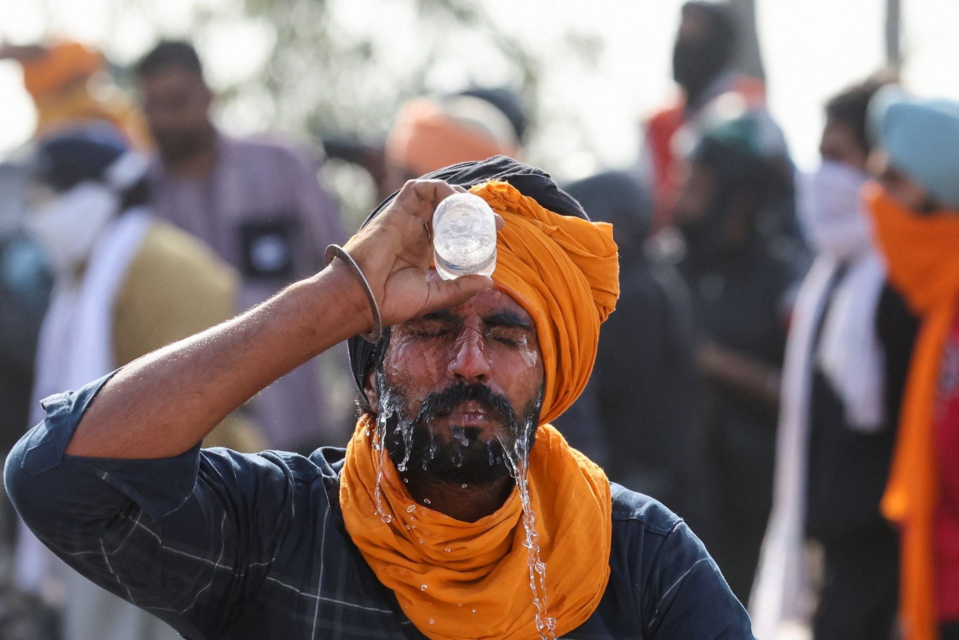 Nông dân Ấn Độ biểu tình, dùng diều để hạ máy bay không người lái của cảnh sát- Ảnh 7.