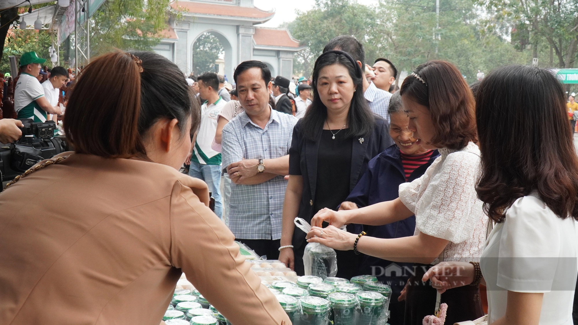 Hội Nông dân Bắc Ninh trưng bày, giới thiệu các sản phẩm OCOP, nông nghiệp tiêu biểu tại lễ hội Lim- Ảnh 1.