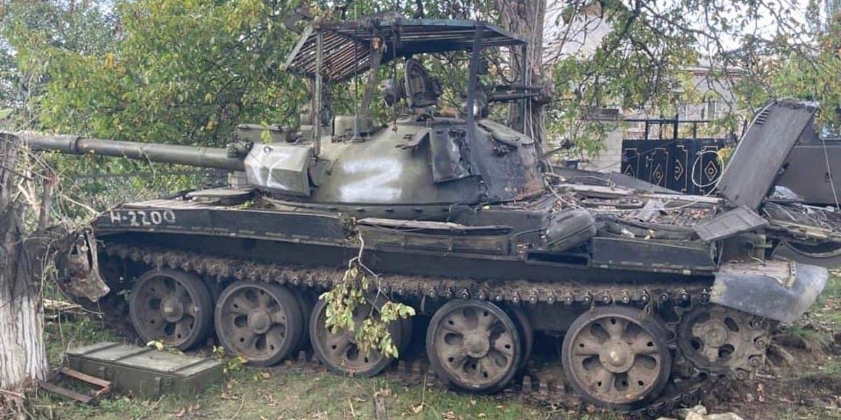 Nga bắt đầu sử dụng hàng loạt "xe tăng đồ cổ" làm mũi nhọn tấn công trên chiến trường- Ảnh 2.