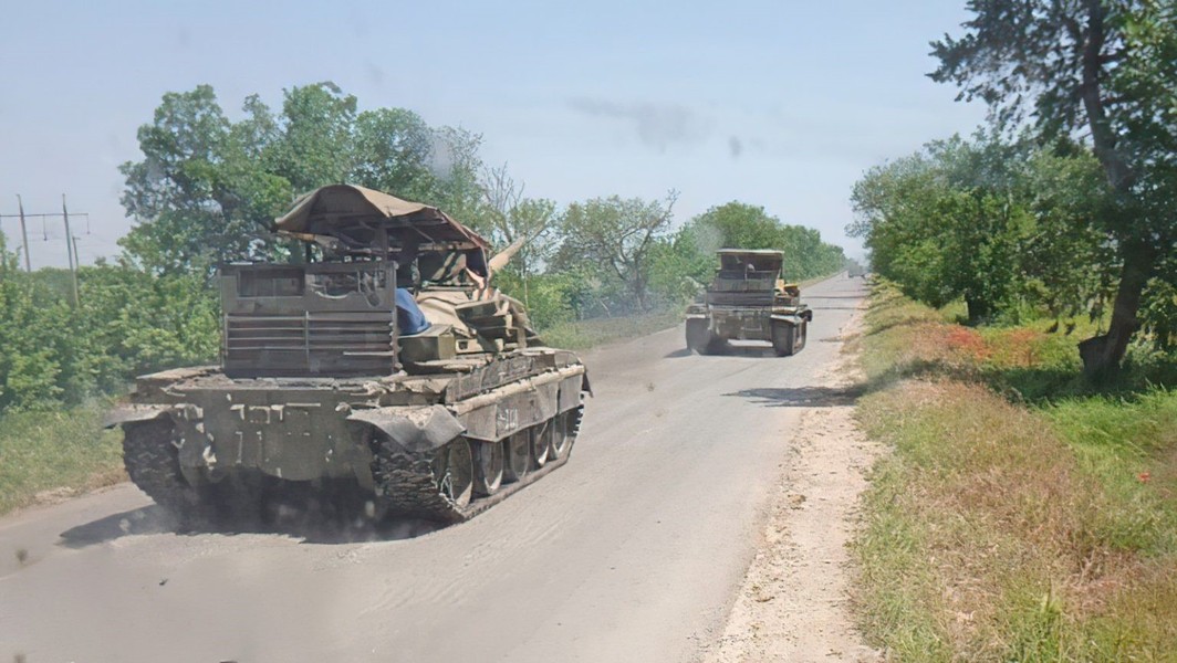 Nga bắt đầu sử dụng hàng loạt "xe tăng đồ cổ" làm mũi nhọn tấn công trên chiến trường- Ảnh 5.