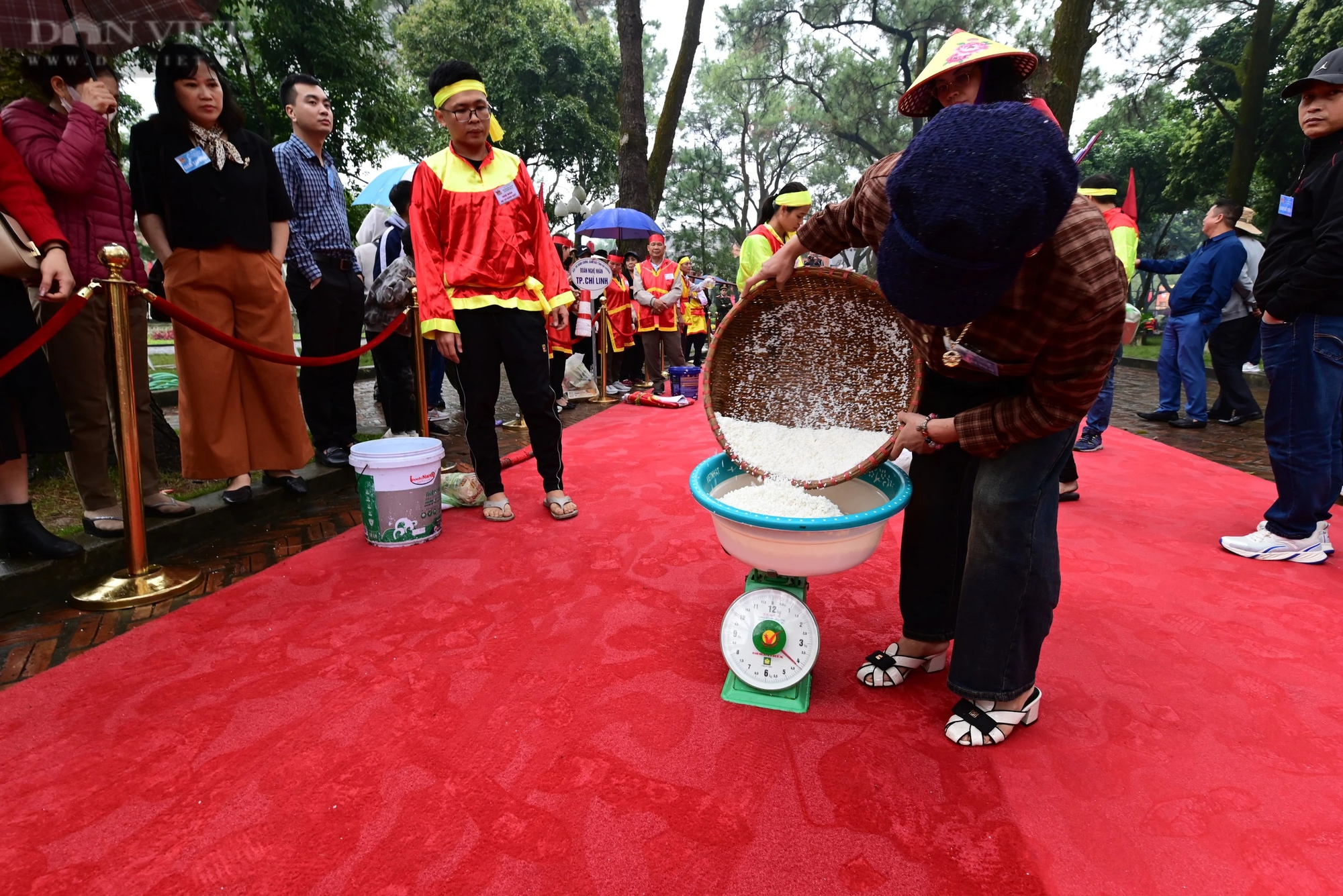 Sôi nổi thi gói bánh chưng, giã bánh giầy ở Lễ hội mùa xuân Côn Sơn – Kiếp Bạc 2024- Ảnh 20.