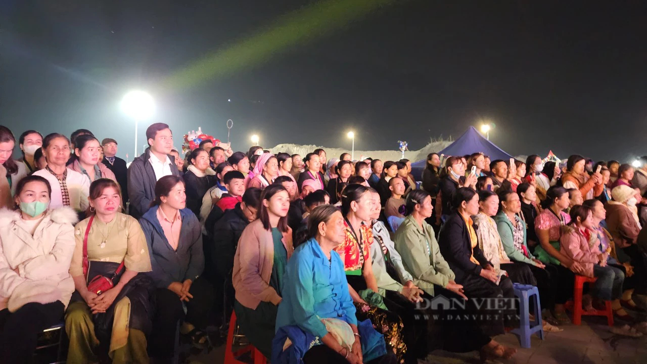 Lai Châu: Huyện Nậm Nhùn năm 2024 có gì đặc sắc mà thu hút cả nghìn người tới xem?- Ảnh 2.