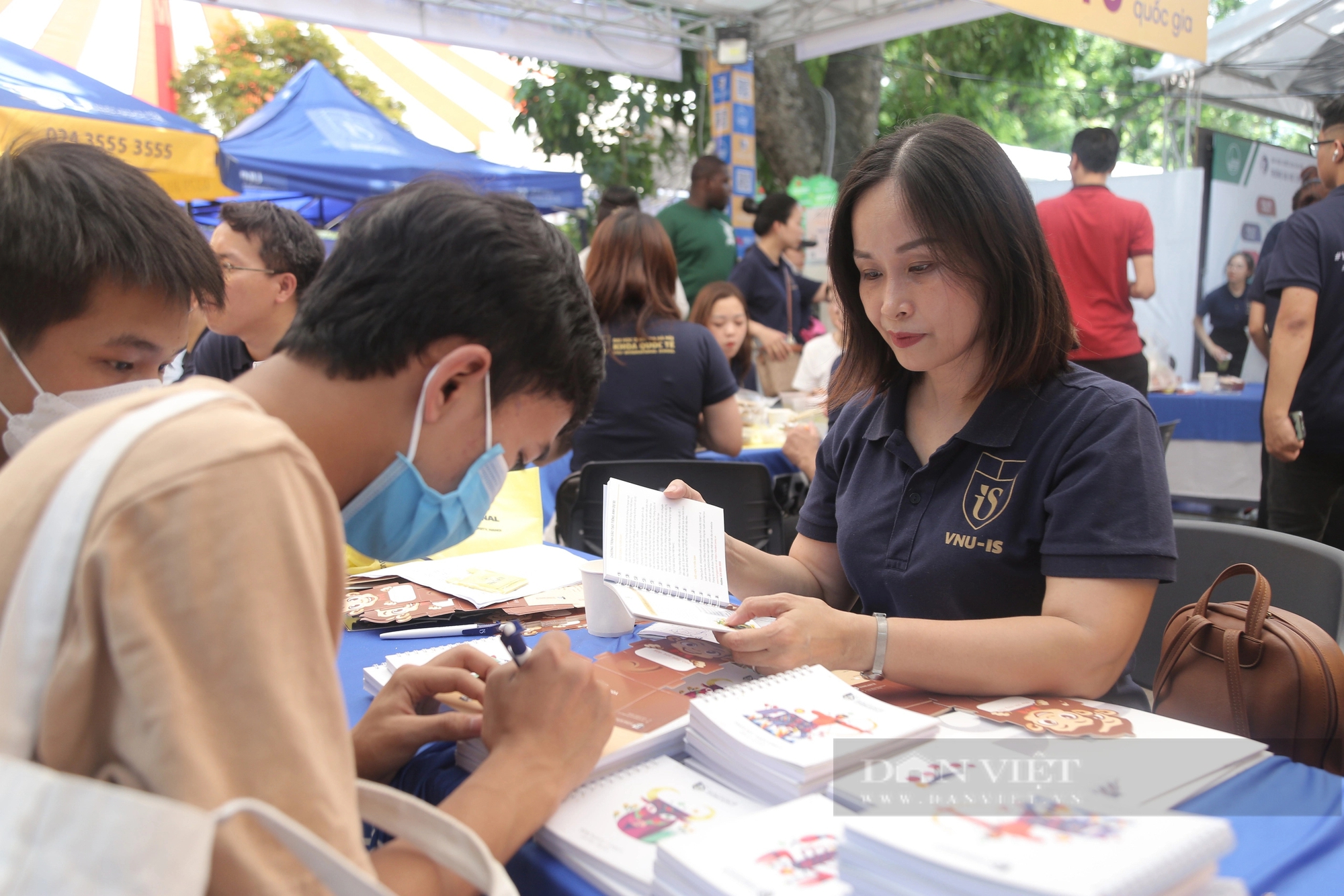 Chuyên gia dự báo những ngành nghề sẽ dẫn đầu xu thế, thí sinh lưu ý nắm bắt cơ hội- Ảnh 2.