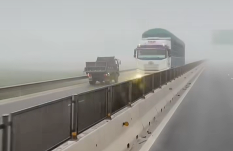 Nghệ An: Truy tìm tài xế điều khiển xe tải lao tốc độ cao ngược chiều cao tốc- Ảnh 2.