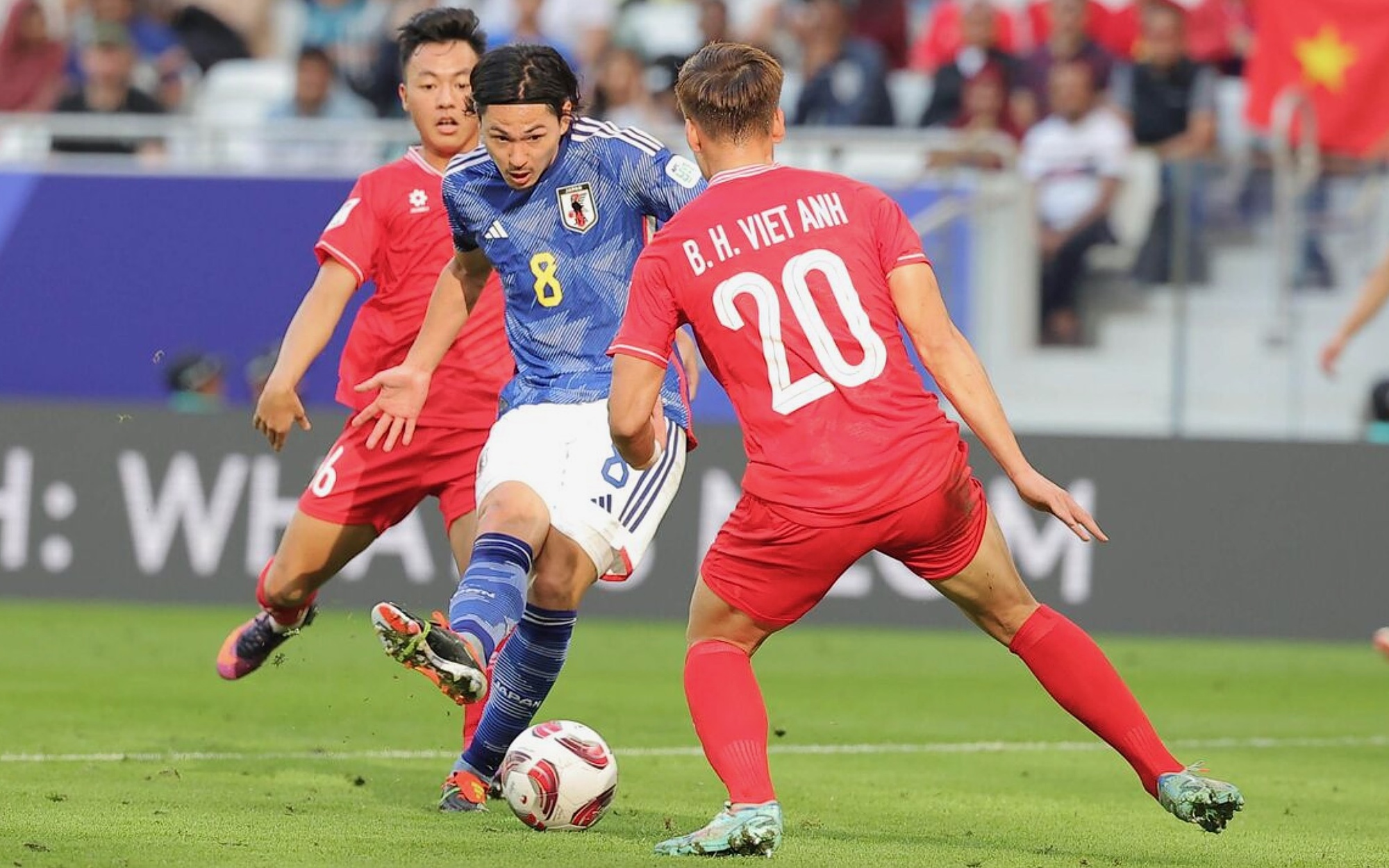 HLV Troussier: "ĐT Việt Nam đã ghi 2 bàn vào lưới Nhật dễ dàng quá"- Ảnh 2.