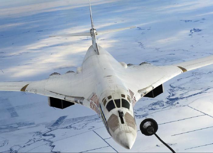TT Putin bay trên máy bay ném bom chiến lược Tu-160M gửi cảnh báo ớn lạnh đến phương Tây- Ảnh 1.