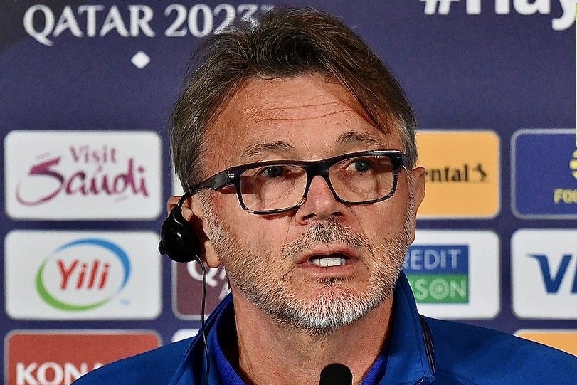 HLV Troussier: "ĐT Việt Nam đã ghi 2 bàn vào lưới Nhật dễ dàng quá"- Ảnh 1.