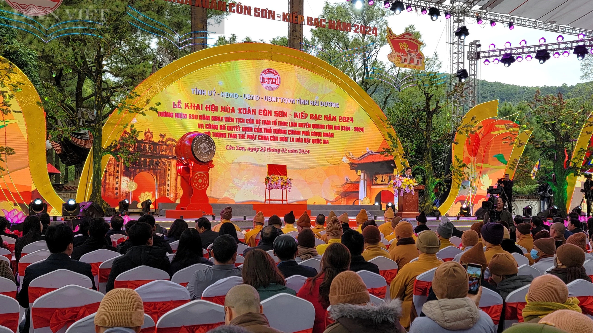 Lễ công bố Bảo vật Quốc gia bộ tượng Tam Thế Phật, khai hội mùa xuân Côn Sơn - Kiếp Bạc- Ảnh 1.