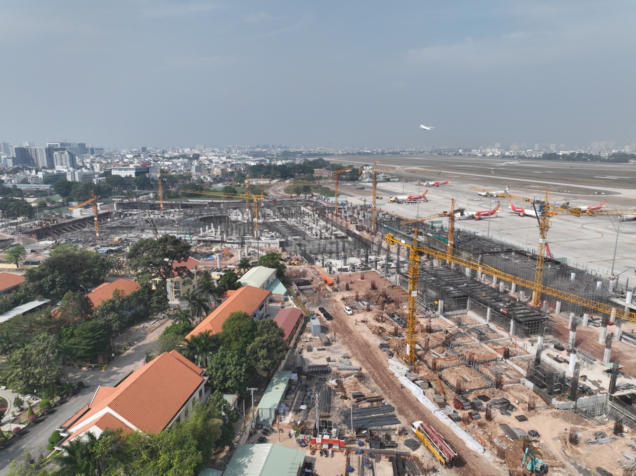 Thủ tướng chỉ đạo "nóng" về tiến độ nhà ga T3 của sân bay Tân Sơn Nhất- Ảnh 1.