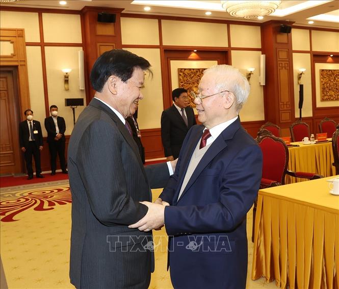 Tổng Bí thư Nguyễn Phú Trọng gặp Tổng Bí thư, Chủ tịch nước Lào Thongloun Sisoulith: Quan hệ Việt - Lào  là ưu tiên- Ảnh 1.