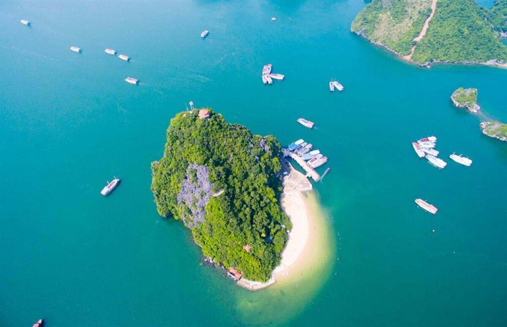 Bãi biển này của Việt Nam lọt danh sách đẹp nhất thế giới có gì hấp dẫn?- Ảnh 1.