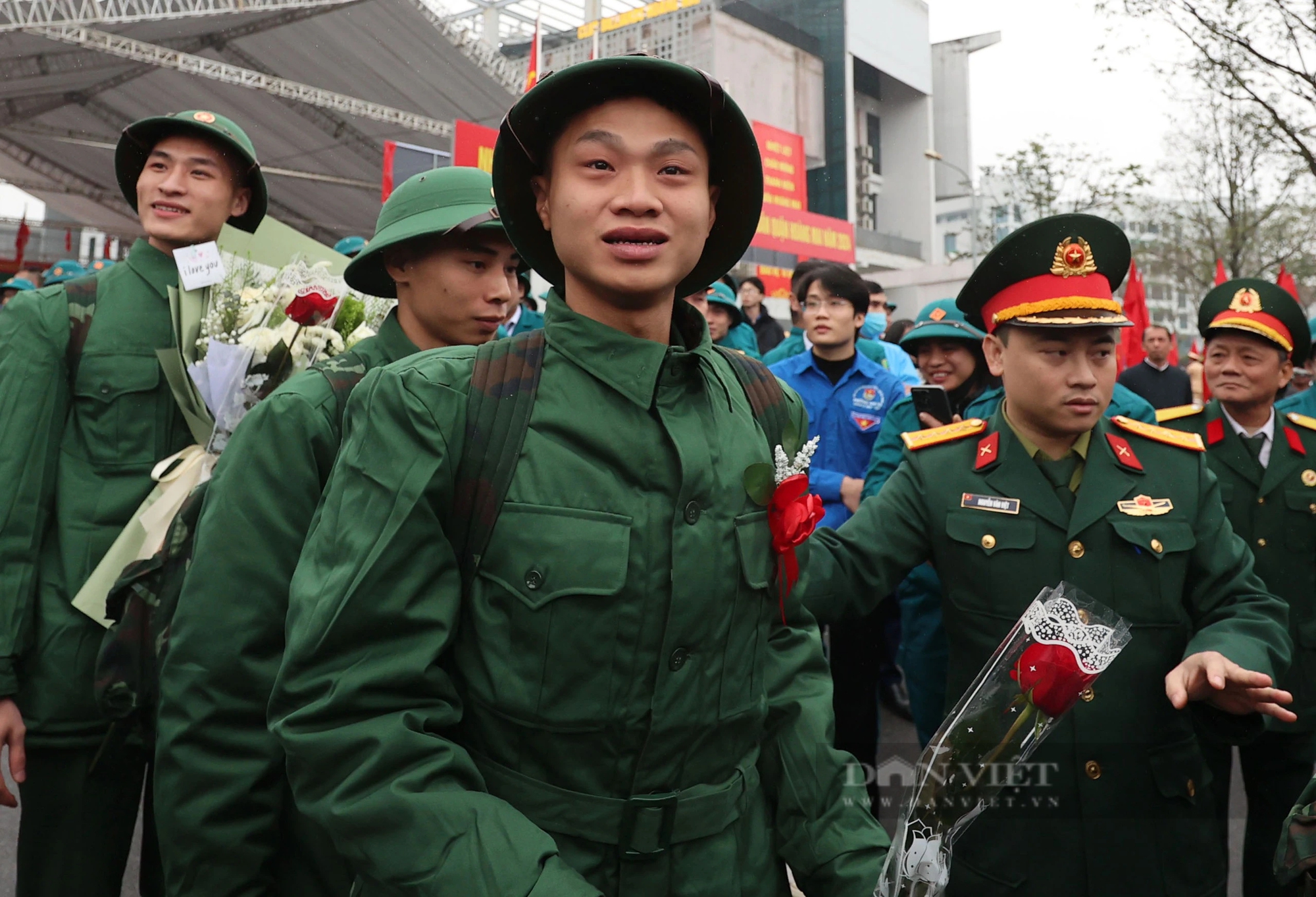 Bí thư, Chủ tịch Hà Nội động viên tân binh lên đường nhập ngũ- Ảnh 8.