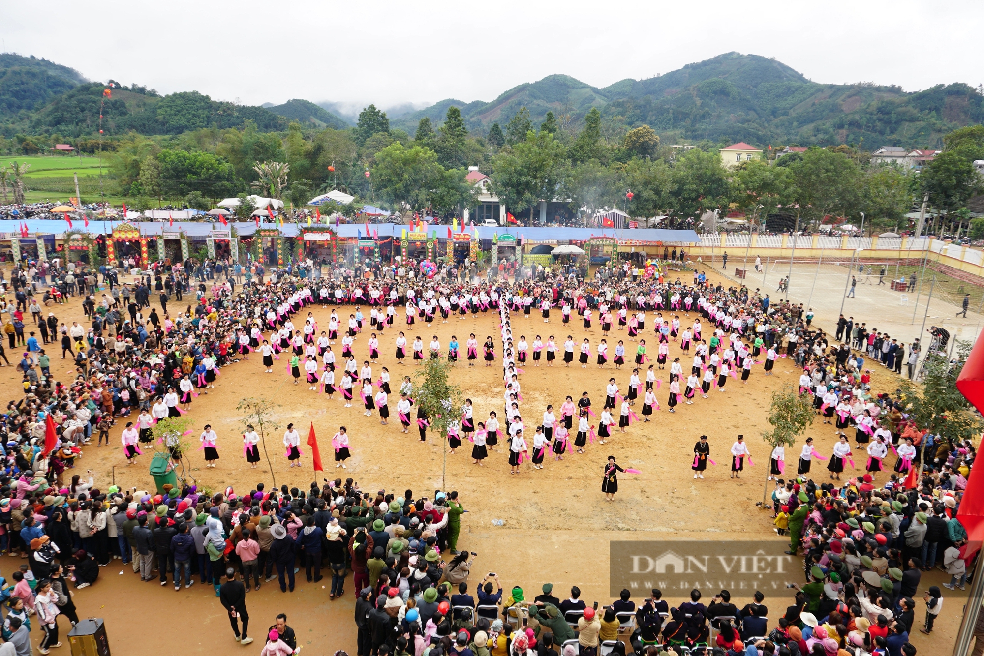 Giữ gìn văn hóa các dân tộc ở "đất ngọc" Lục Yên qua hàng loạt lễ hội mùa Xuân- Ảnh 1.
