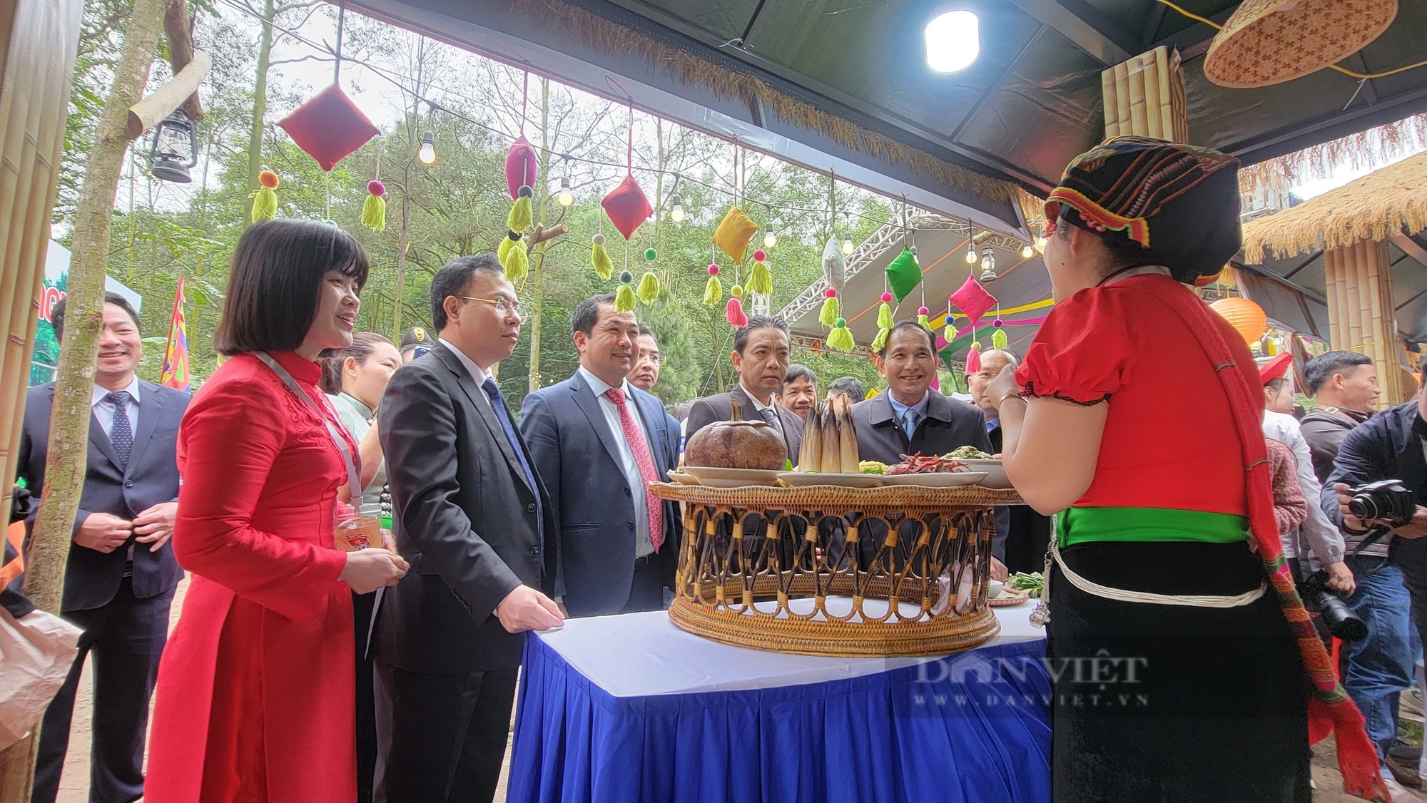 Chủ tịch Trung ương Hội Nông dân Việt Nam dự lễ khai mạc Tuần Văn hóa ẩm thực, xúc tiến thương mại tại Hải Dương- Ảnh 5.
