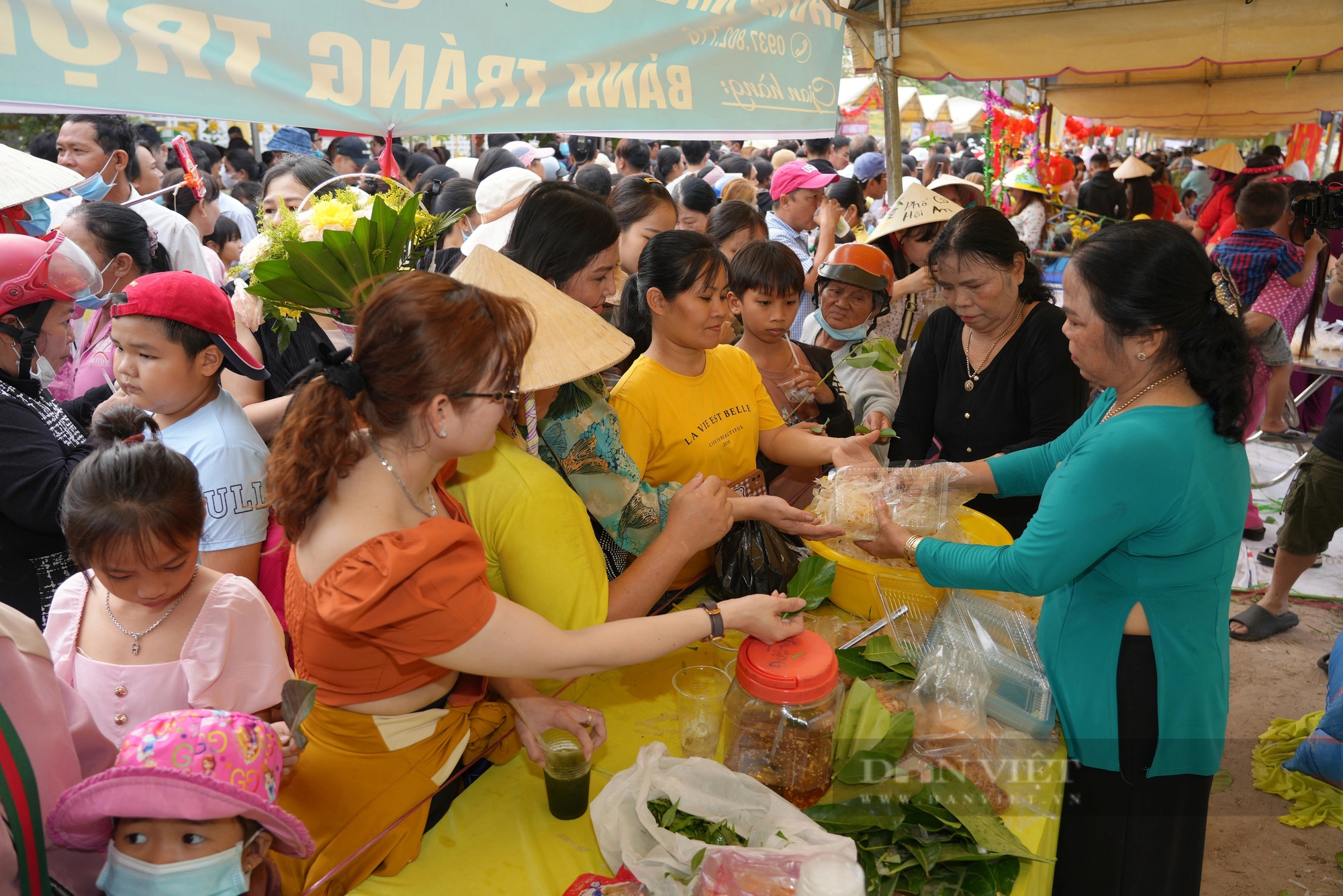 Độc đáo phiên chợ dùng… lá cây thay tiền ở Tây Ninh- Ảnh 3.