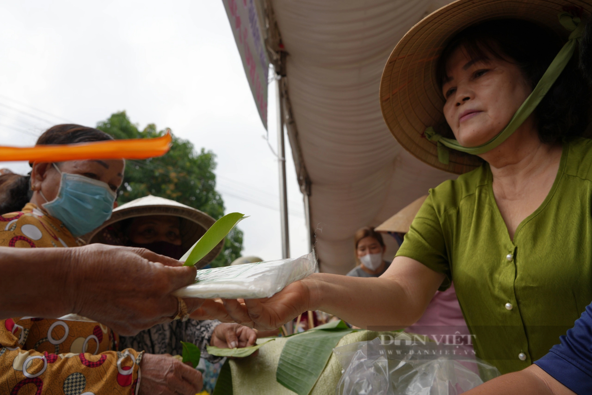 Độc đáo phiên chợ dùng… lá cây thay tiền ở Tây Ninh- Ảnh 7.