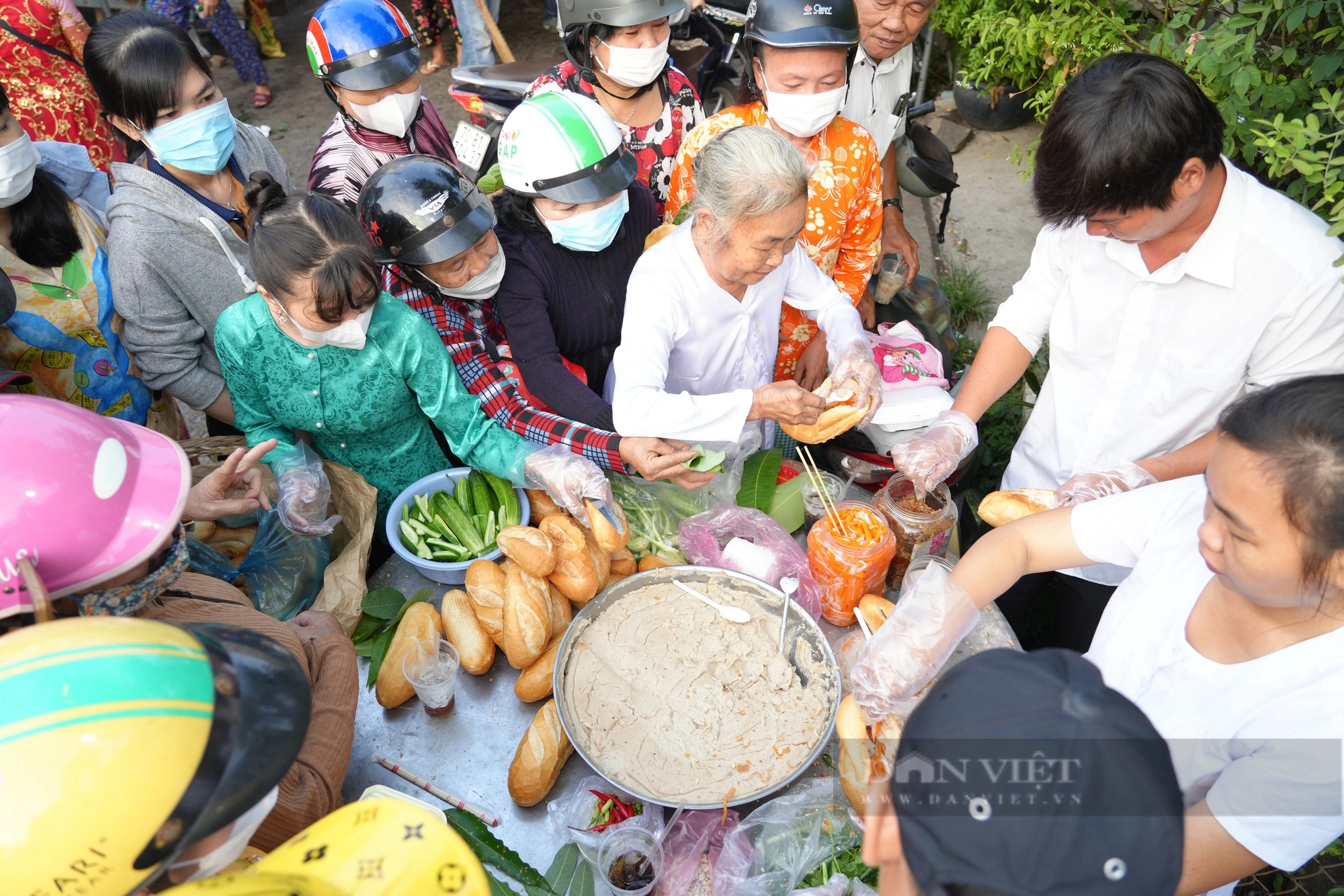 Độc đáo phiên chợ dùng… lá cây thay tiền ở Tây Ninh- Ảnh 8.