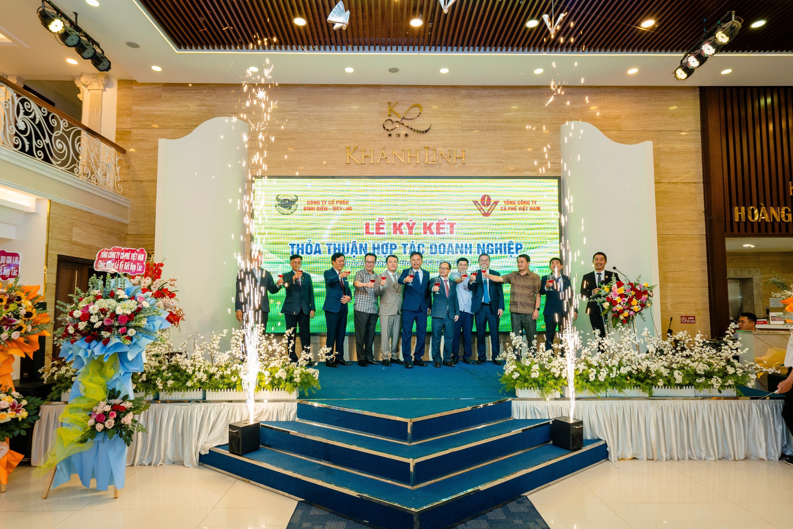 Công ty CP Bình Điền- MeKong và Vinacafe ký kết thỏa thuận hợp tác thúc đẩy phát triển sản xuất cà phê bền vững- Ảnh 2.
