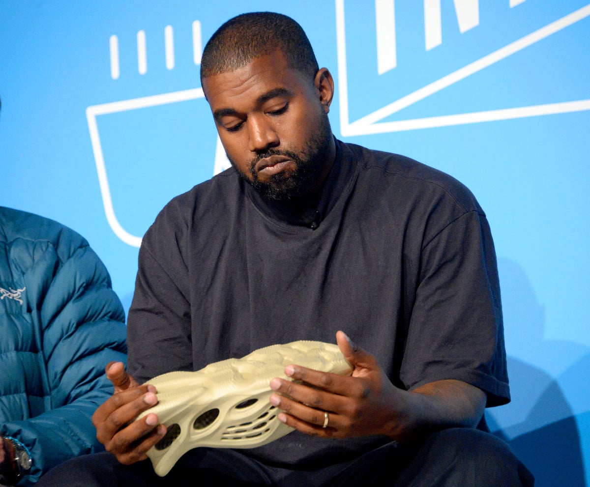 Kanye West lo sợ vì Adidas kiện, đòi khoản tiền 250 triệu USD- Ảnh 1.