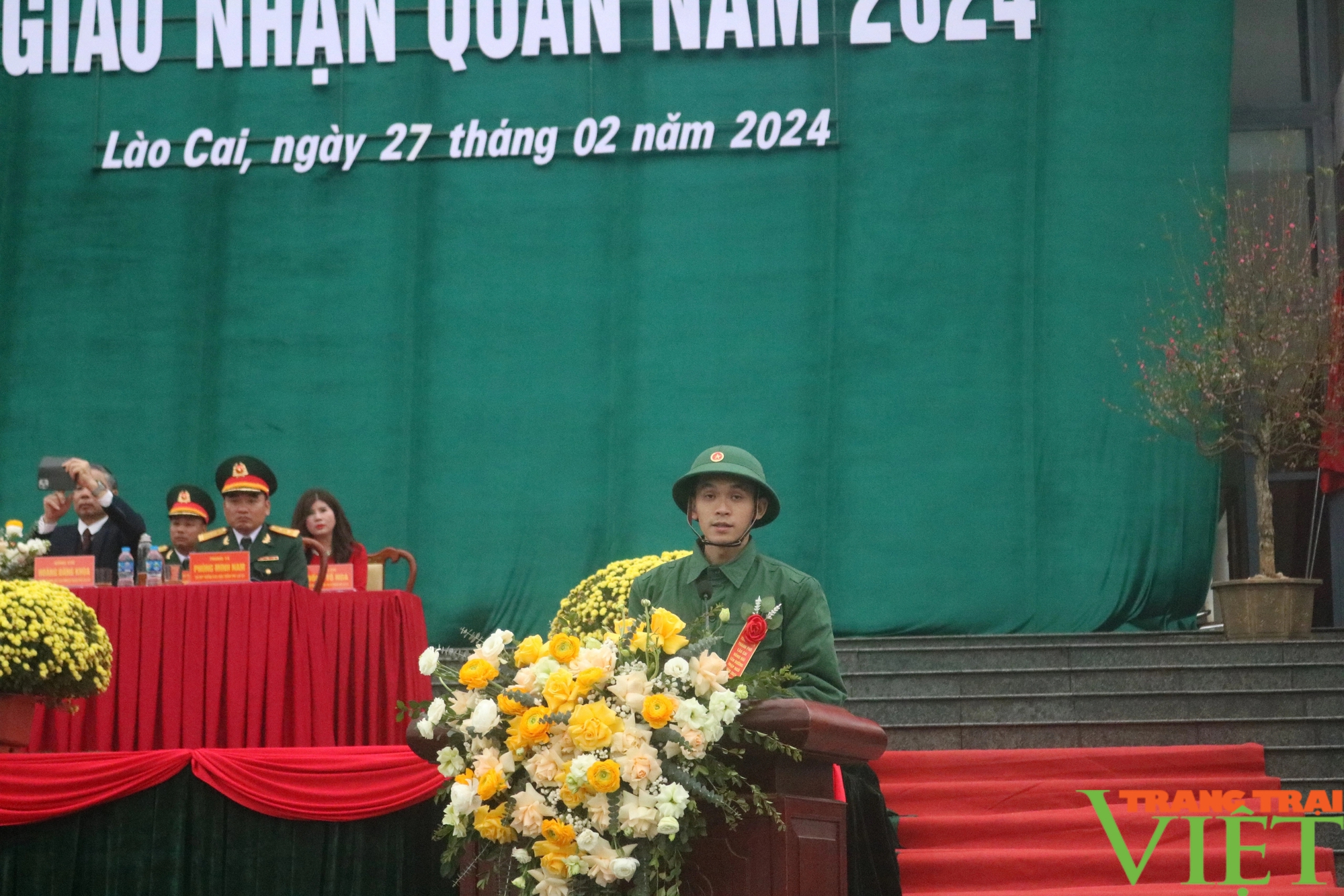 Hơn 1.000 thanh niên Lào Cai phấn khởi lên đường làm nhiệm vụ bảo vệ Tổ quốc- Ảnh 5.