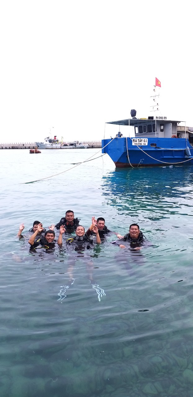 Cận cảnh xem dạy lặn biển ở quần đảo Trường Sa của Việt Nam- Ảnh 3.