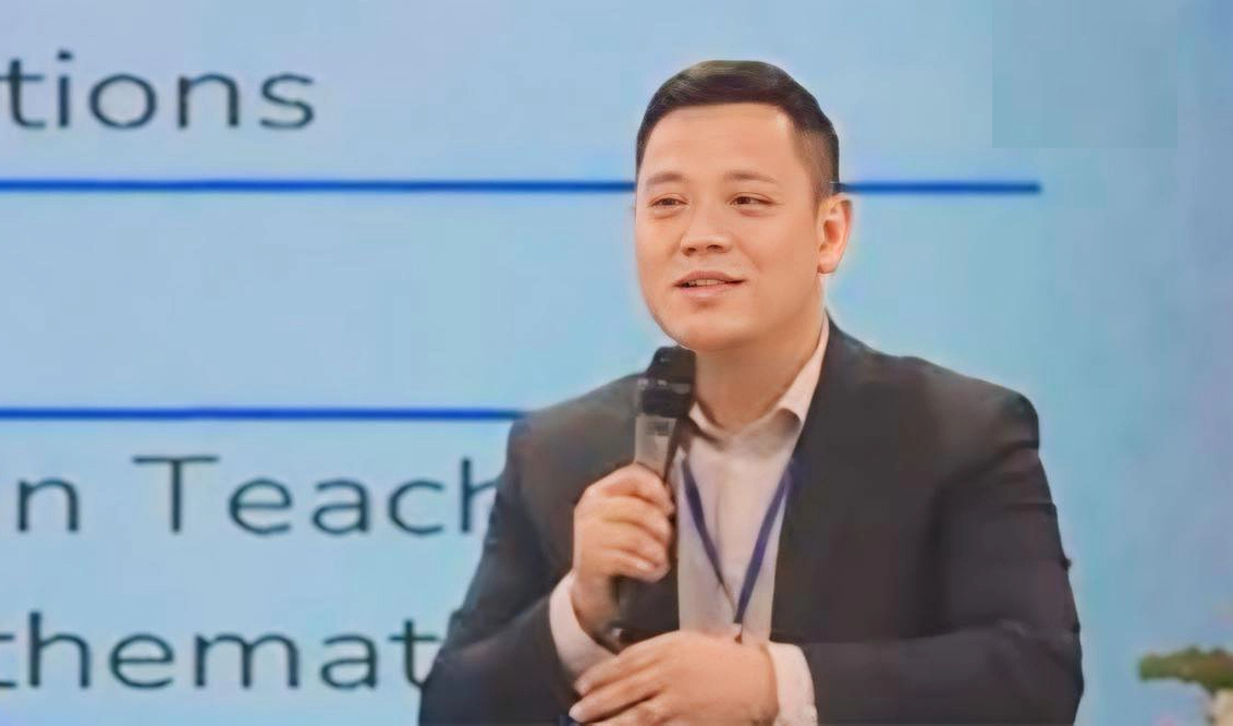 Giáo sư trẻ nhất Việt Nam năm 2020: "Giảng dạy phải thay đổi chứ không chỉ bảng đen phấn trắng"- Ảnh 1.