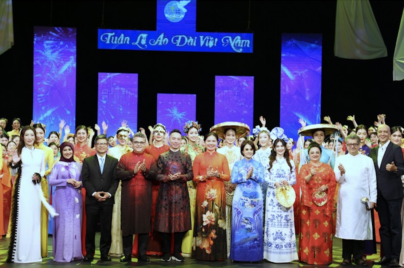 Phát huy giá trị di sản và quảng bá vẻ đẹp Việt thông qua "Tuần lễ Áo dài" năm 2024 - Ảnh 2.