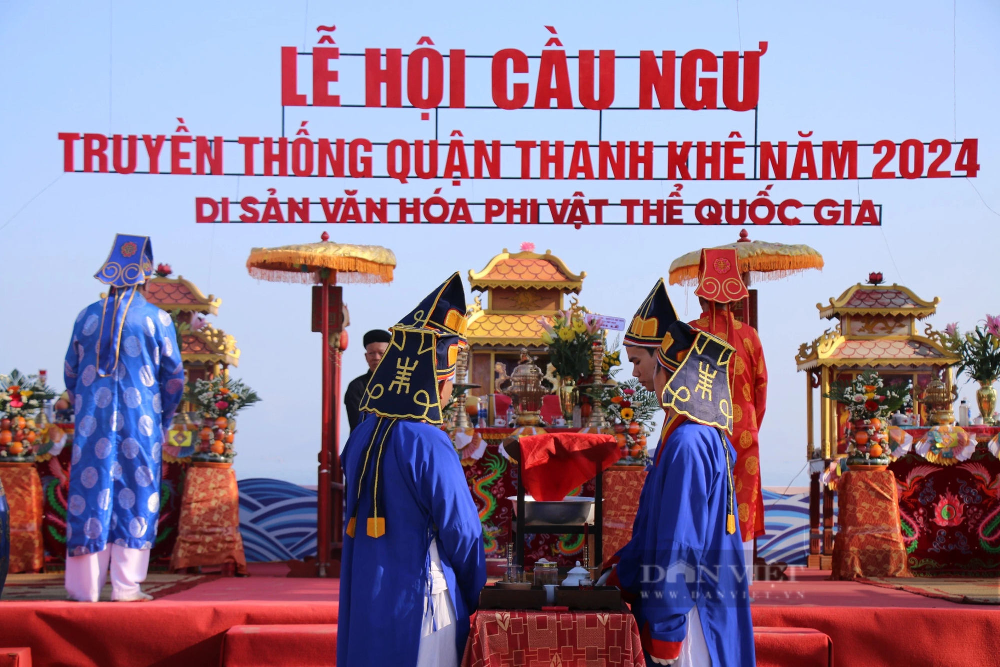 Lễ hội Cầu ngư tại Đà Nẵng mong mưa thuận gió hòa, tôm cá đầy thuyền- Ảnh 1.