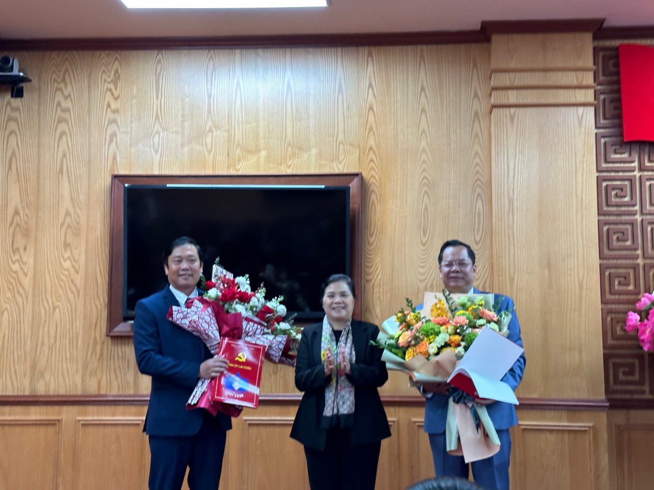 Ban Bí thư chuẩn y chức vụ Đảng với Chủ tịch Hội Nông dân tỉnh Lai Châu- Ảnh 1.