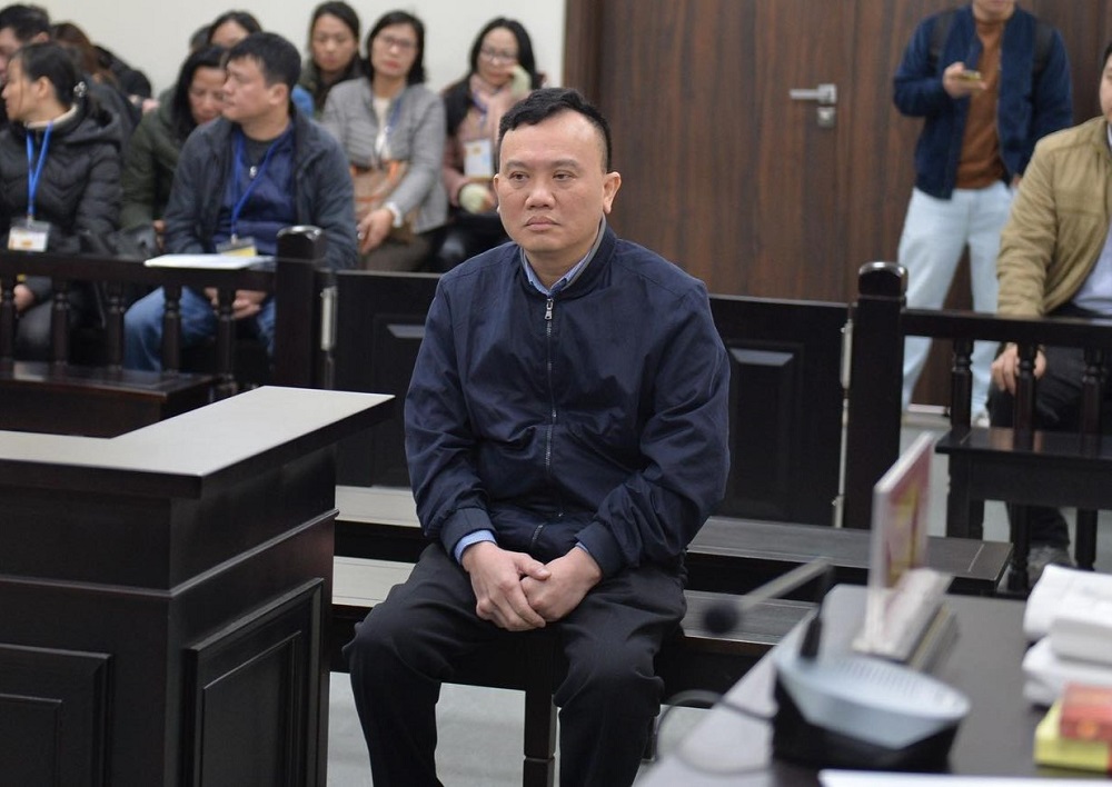 Cựu Giám đốc CDC Hà Nội nhập viện, tòa hoãn xử vụ mua kit test giá cao từ Công ty Việt Á- Ảnh 1.