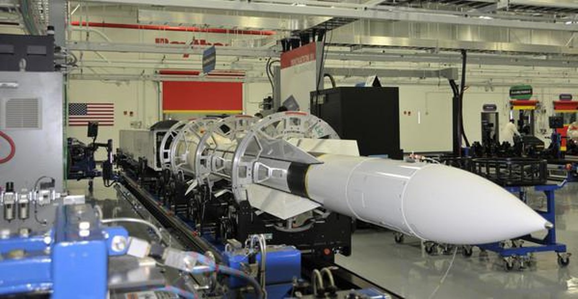 Mỹ phóng siêu tên lửa SM-6 trị giá 4,3 triệu USD đối phó Houthi- Ảnh 7.