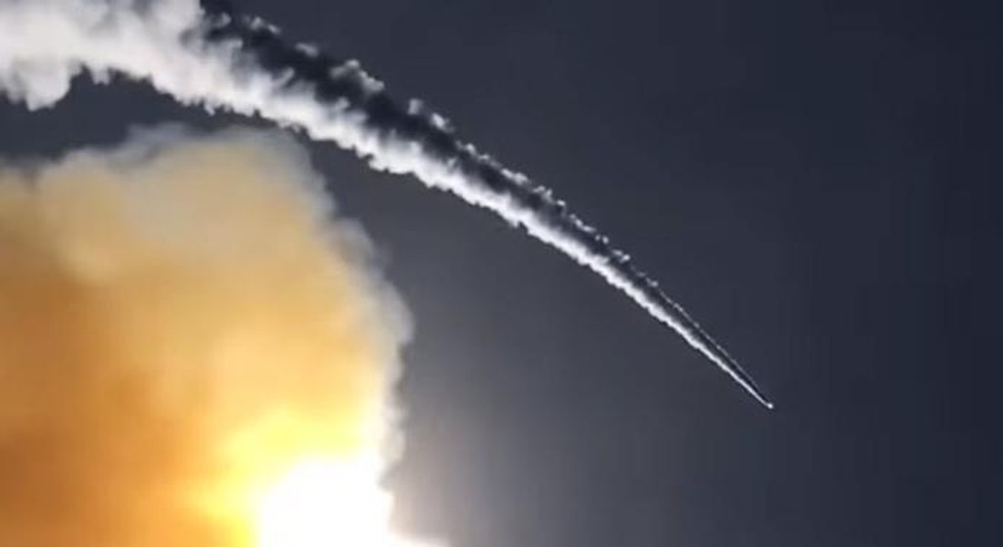 Mỹ phóng siêu tên lửa SM-6 trị giá 4,3 triệu USD đối phó Houthi- Ảnh 15.