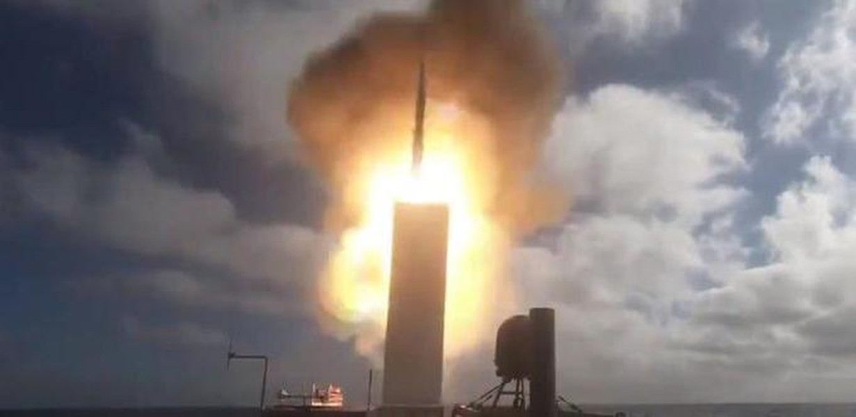 Mỹ phóng siêu tên lửa SM-6 trị giá 4,3 triệu USD đối phó Houthi- Ảnh 21.