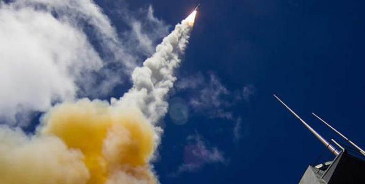 Mỹ phóng siêu tên lửa SM-6 trị giá 4,3 triệu USD đối phó Houthi- Ảnh 11.