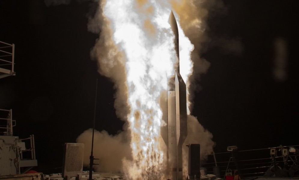 Mỹ phóng siêu tên lửa SM-6 trị giá 4,3 triệu USD đối phó Houthi- Ảnh 12.