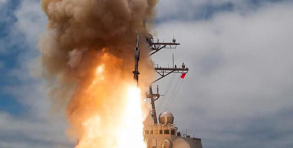 Mỹ phóng siêu tên lửa SM-6 trị giá 4,3 triệu USD đối phó Houthi- Ảnh 4.