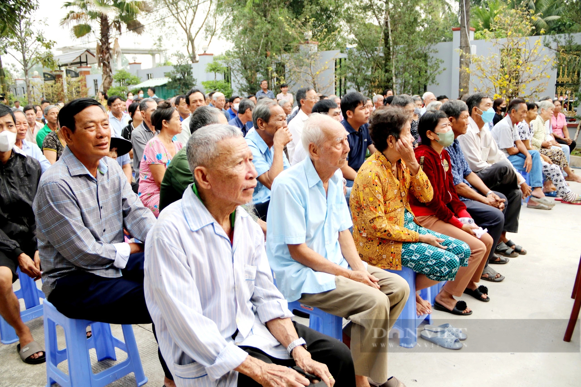 Thiếu tướng Đinh Văn Nơi tặng 500 phần quà Tết cho gia đình chính sách, người dân khó khăn tại Cần Thơ- Ảnh 5.
