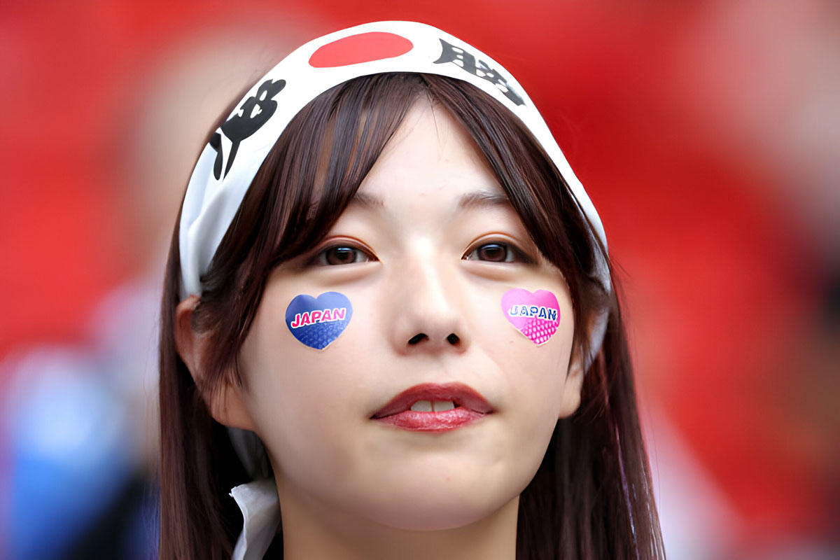 Chiêm ngưỡng nhan sắc dàn CĐV Nhật Bản tại Asian Cup 2024- Ảnh 1.
