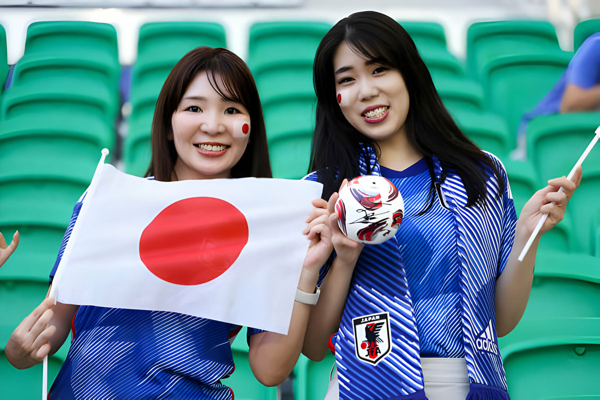 Chiêm ngưỡng nhan sắc dàn CĐV Nhật Bản tại Asian Cup 2024- Ảnh 9.