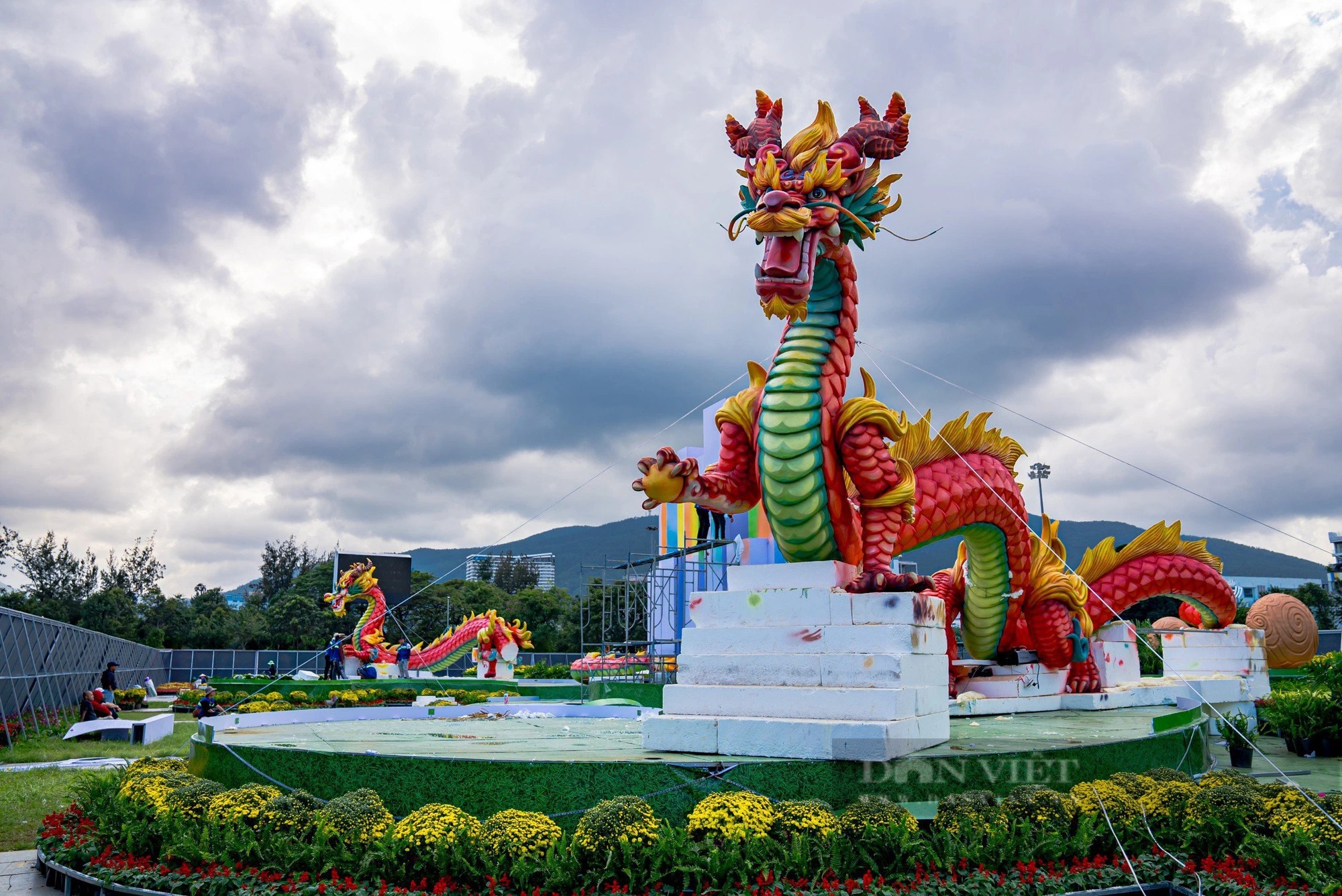 Ảnh ấn tượng tuần: Thông xe đèo Prenn và linh vật rồng "oai phong" ở Bình Định- Ảnh 9.